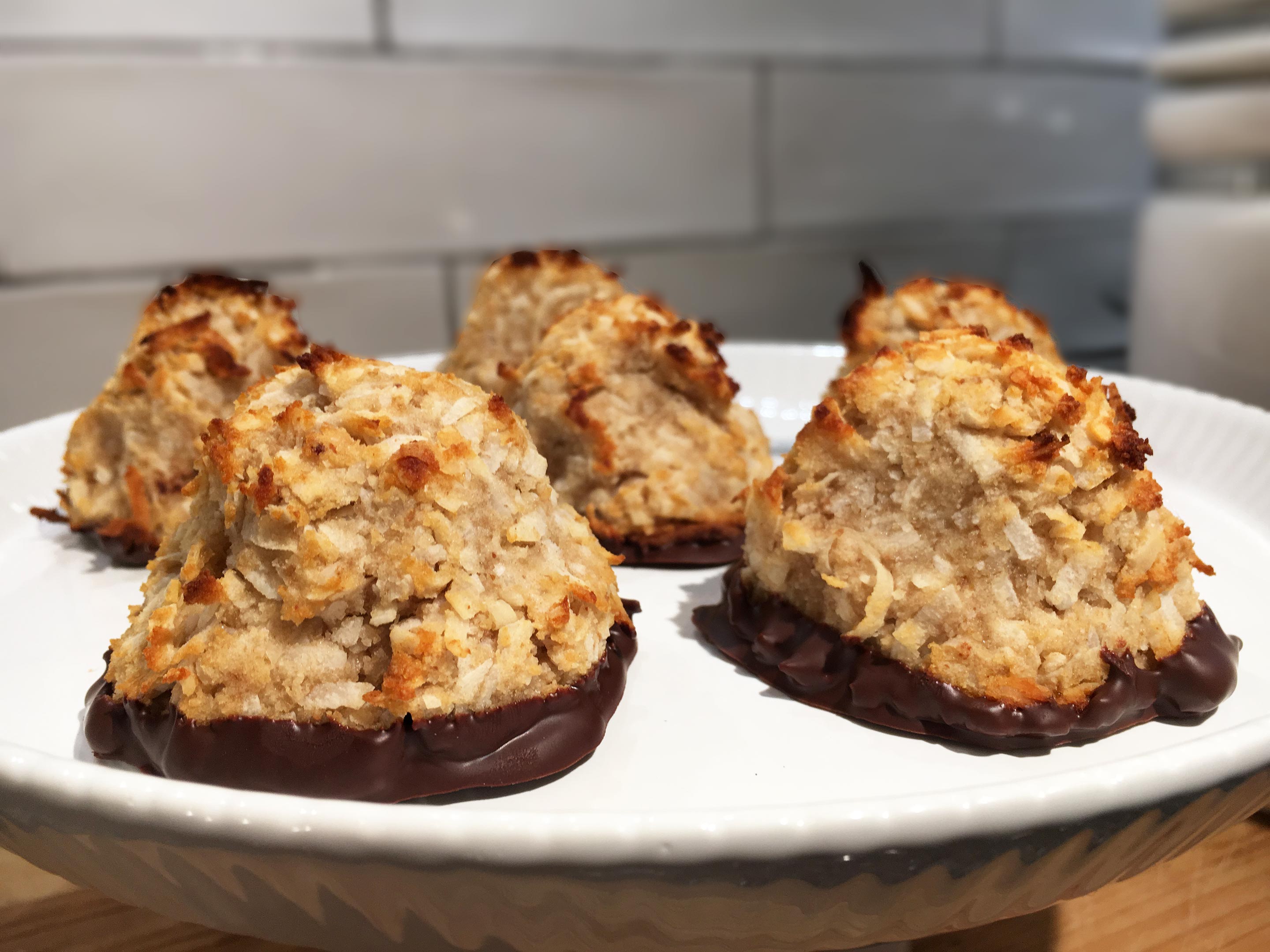 Coconut Macaroons – Clean Food Cafe